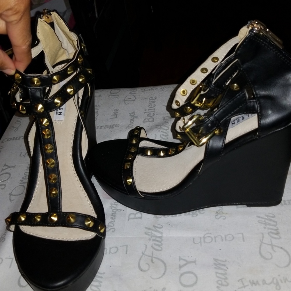 Black spike stud wedges